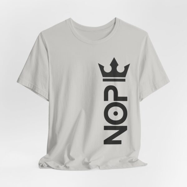 Unisex Jersey Tee with Crown Design, No Kings in America T-Shirt – A Bold Statement of Patriotism and Freedom - Image 5